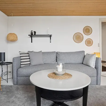 Beautifull 2-room With Sea View